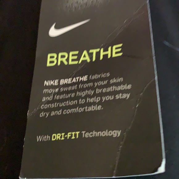 Nike Breathe Dri Fit Topper XS NWT - Picture 4 of 4